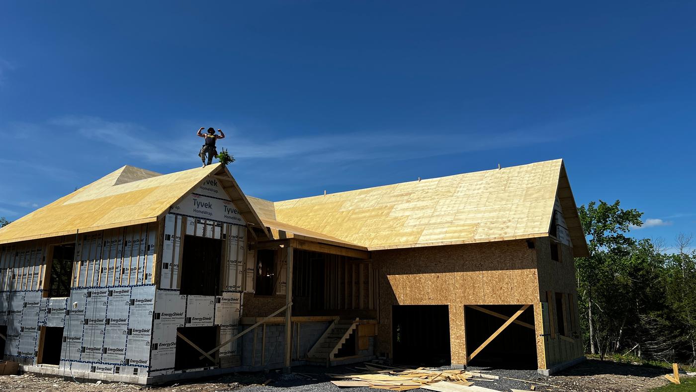 Sunski Construction framing a home